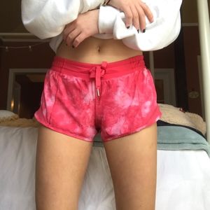 Lululemon Hotty Hot short 2.5"